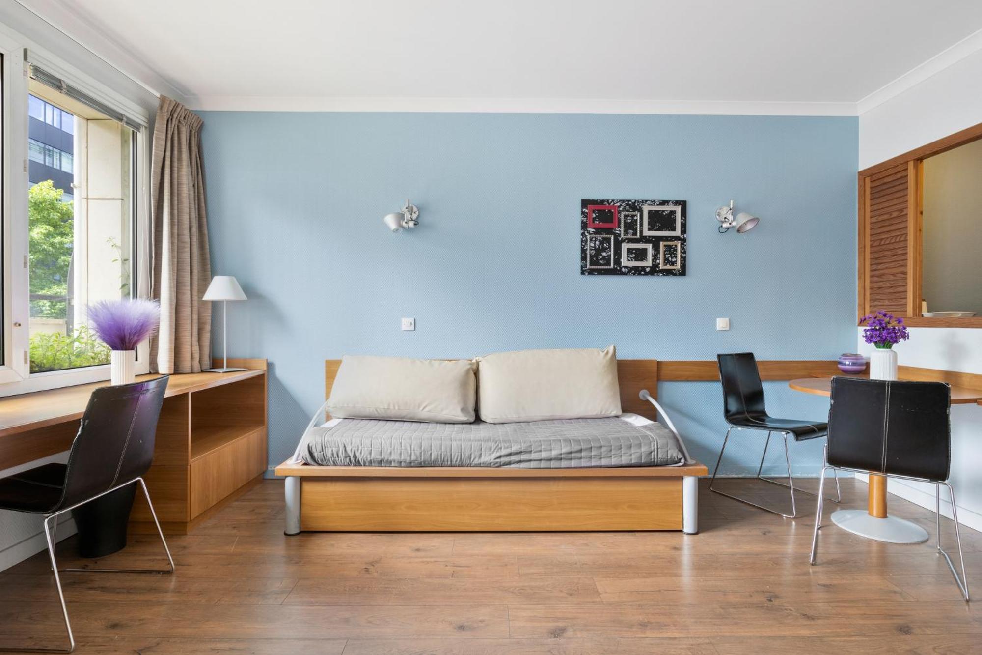 Grand Appartement Avec Balcon - Proche Parc Des Expo - Parking Privee Issy-les-Moulineaux Εξωτερικό φωτογραφία