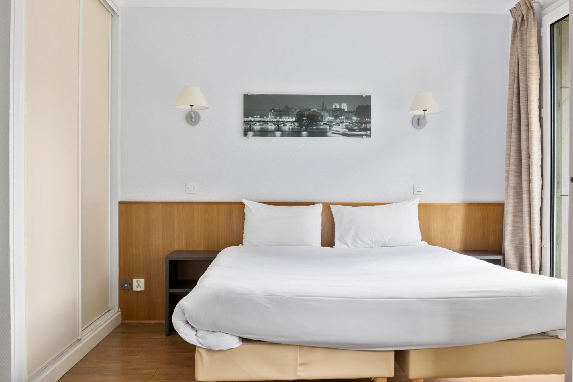 Grand Appartement Avec Balcon - Proche Parc Des Expo - Parking Privee Issy-les-Moulineaux Εξωτερικό φωτογραφία